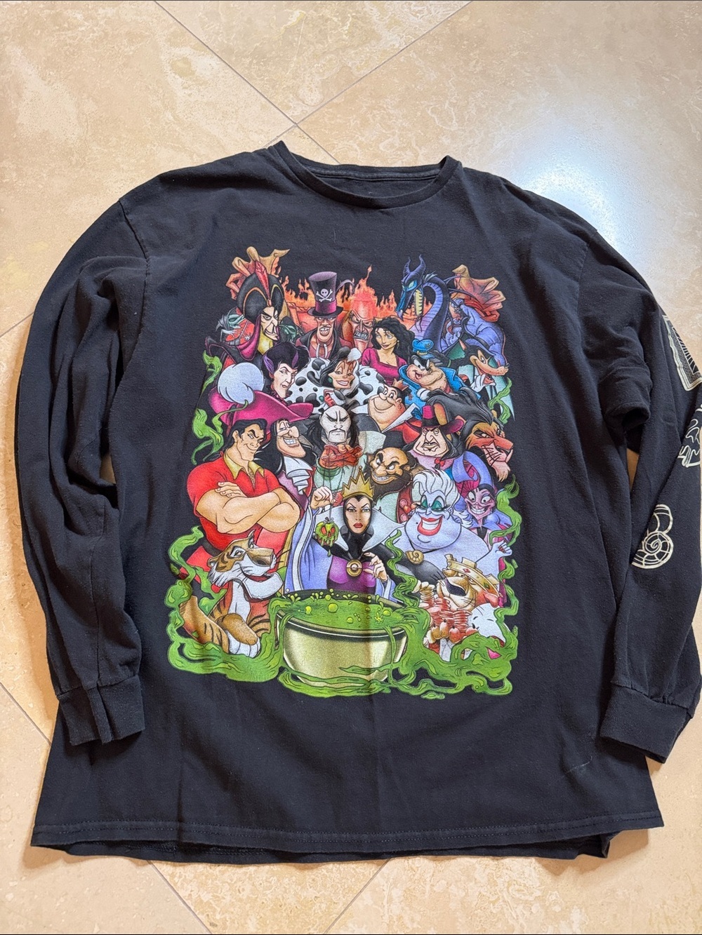 💙Disney Black Long Sleeve Villains Graphic Long Sleeve Tee💙